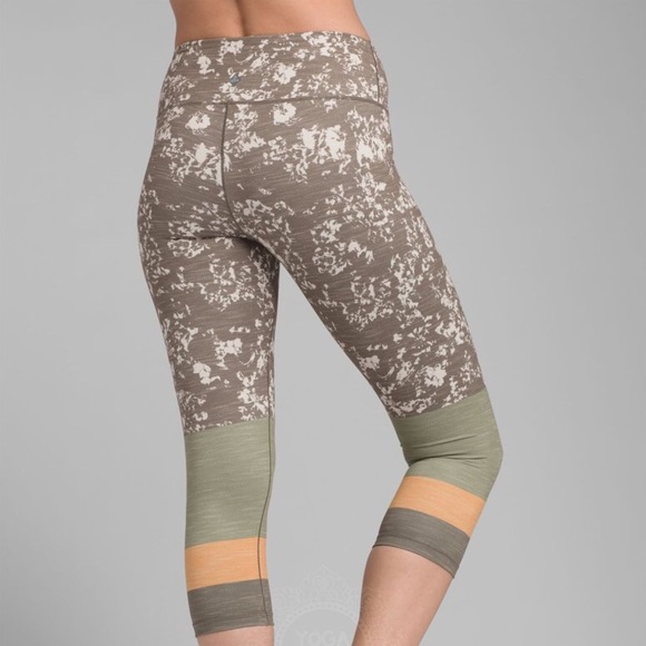 PrAna Pillar Printed Capri Cropped Leggings - Picture 2 of 13